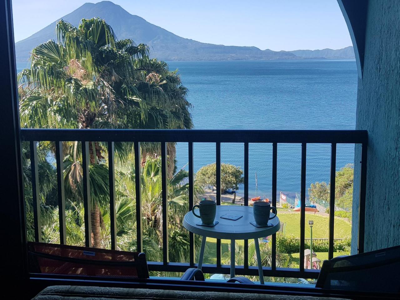 The Paradise Of Atitlan Suites - Free Breakfast Supplies Panajachel Kültér fotó