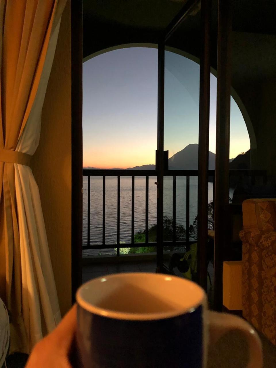 The Paradise Of Atitlan Suites - Free Breakfast Supplies Panajachel Kültér fotó
